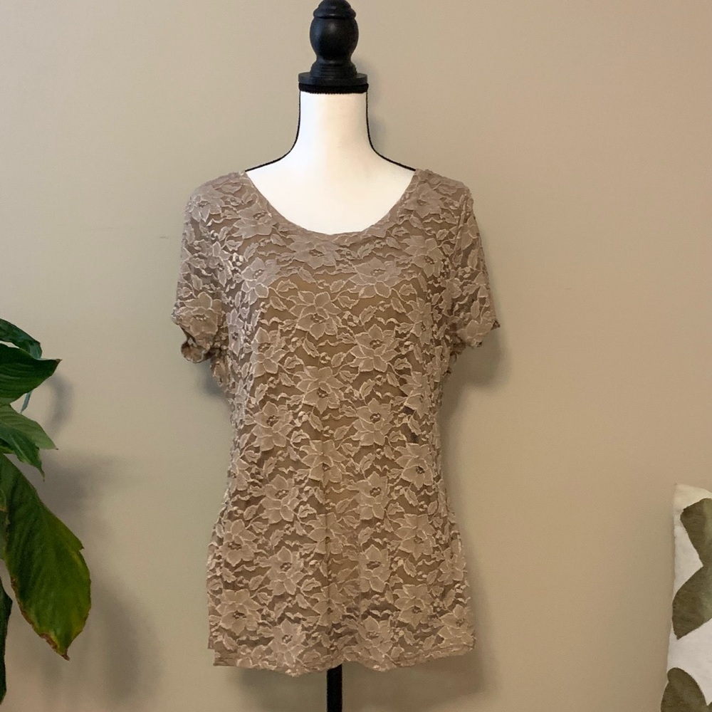 D O N A T E D 
Banana Republic Lace Blouse in Tan sz xl EUC B64